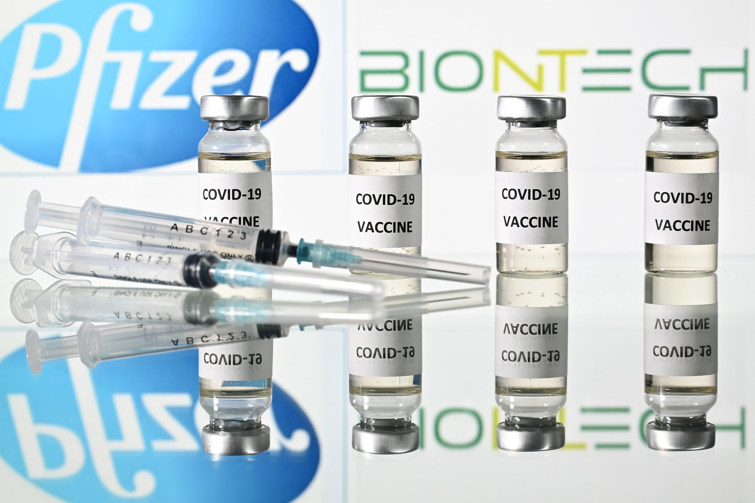 Pfizer κορωνοϊός εμβόλιο: 70% προστασία από νοσηλεία λόγω Όμικρον μετά το εμβόλιο – 90% αποτελεσματικό το αντιικό χάπι
