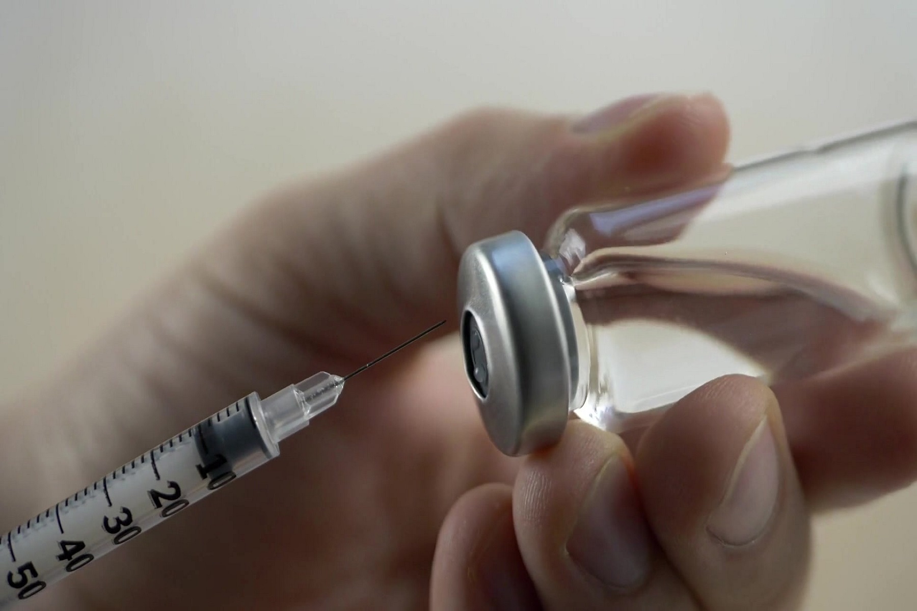 FDA ΗΠΑ: Επικείμενες αναφορές έγκρισης έκτακτης ανάγκης αναμνηστικών εμβολίων covid για άτομα σε ανοσοκαταστολή