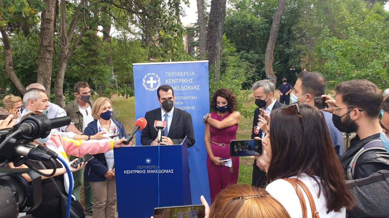 Κορωνοϊός Εμβόλια: Επίσκεψη του Θ. Πλεύρη και της Μ. Γκάγκα στη Θεσσαλονίκη