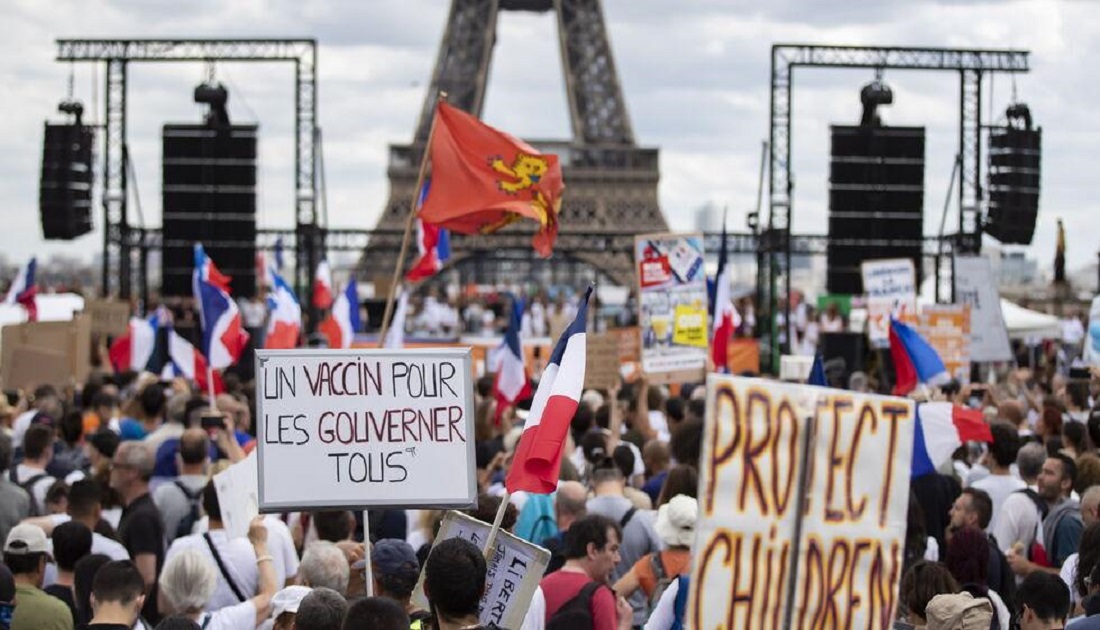 Γαλλία, Ιταλία και Αυστραλία: Διαδηλώσεις κατά του εμβολιασμού και του υγειονομικού πάσο