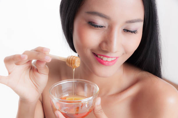 Μέλι μαλλιά: Τα οφέλη από τη χρήση μελιού σε μάσκα μαλλιών [vid]