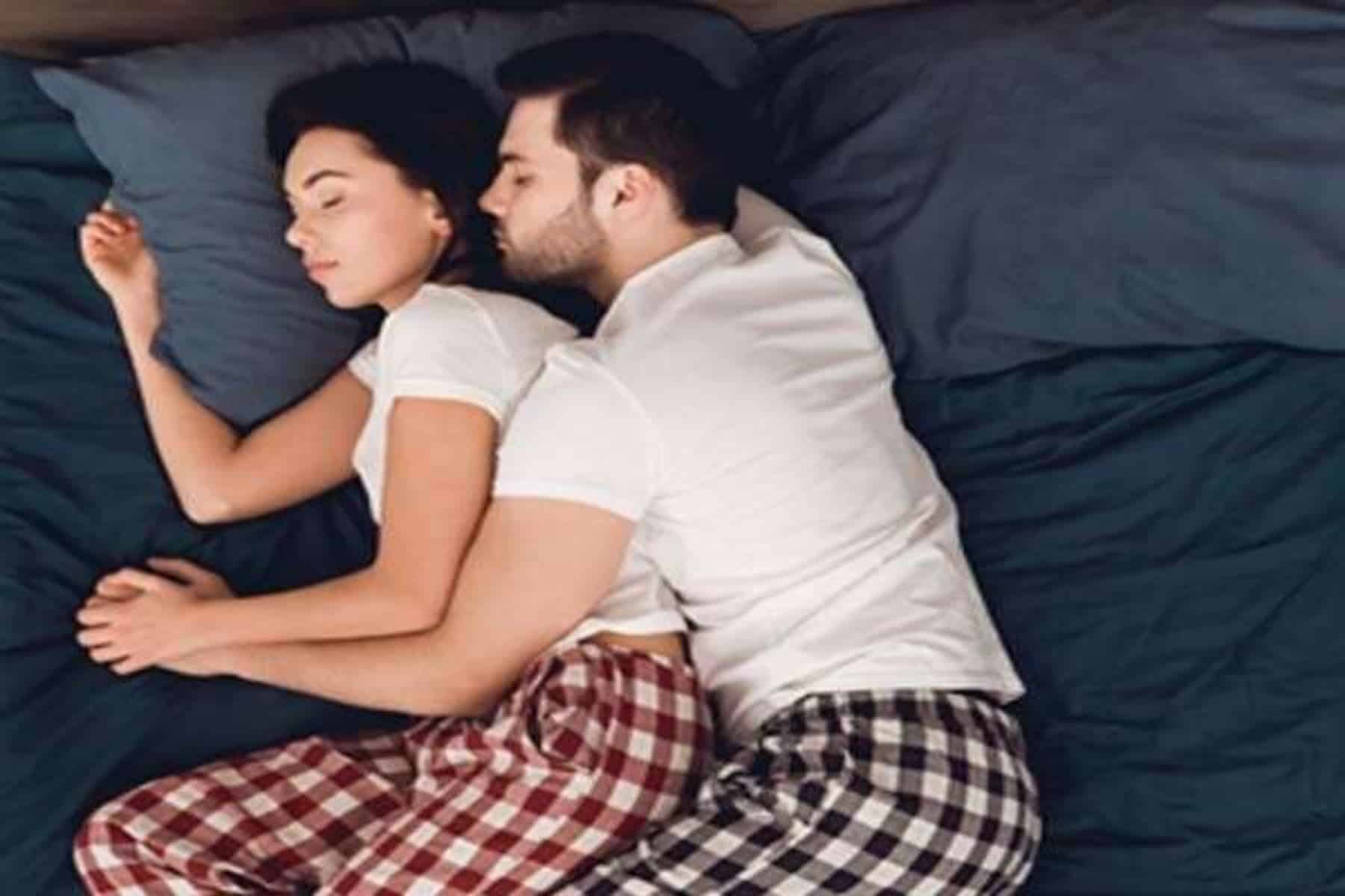 Spooning στάση κουτάλι: Οφέλη για την υγεία & άφθονη ευχαρίστηση