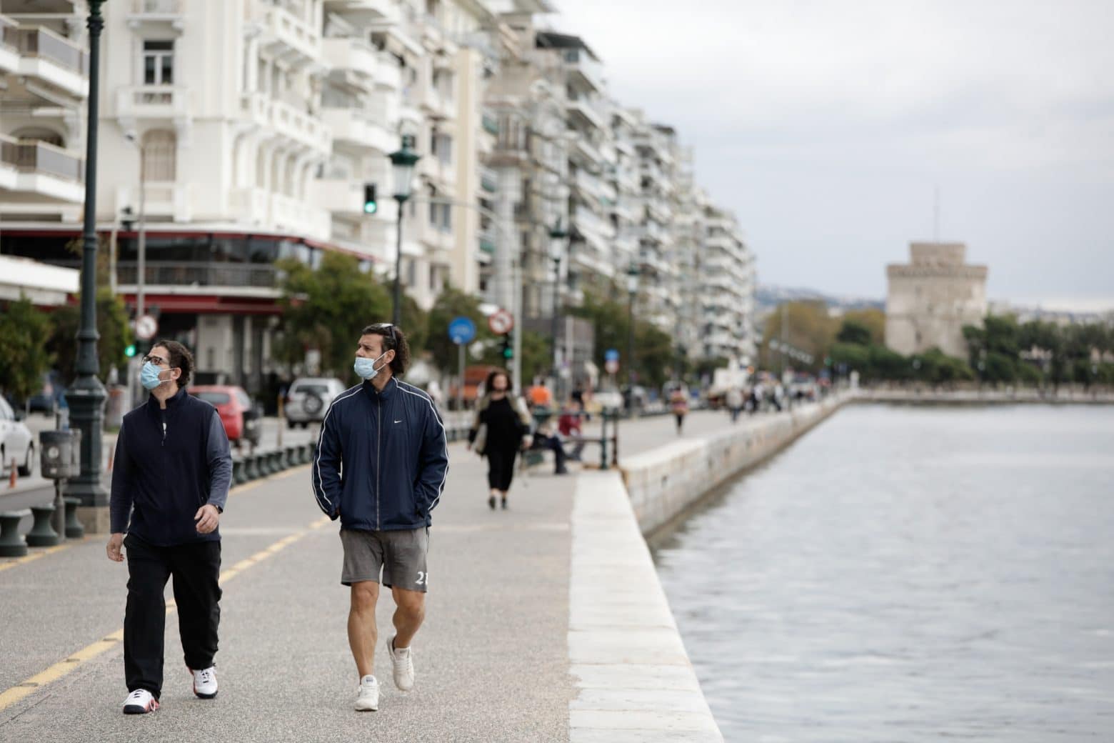 Lockdown μέτρα Βόρεια Ελλάδα: Αγωνία για το ιικό φορτίο στη Βόρεια Ελλάδα – Ποιες περιοχές “φλερτάρουν” με τοπικό lockdown