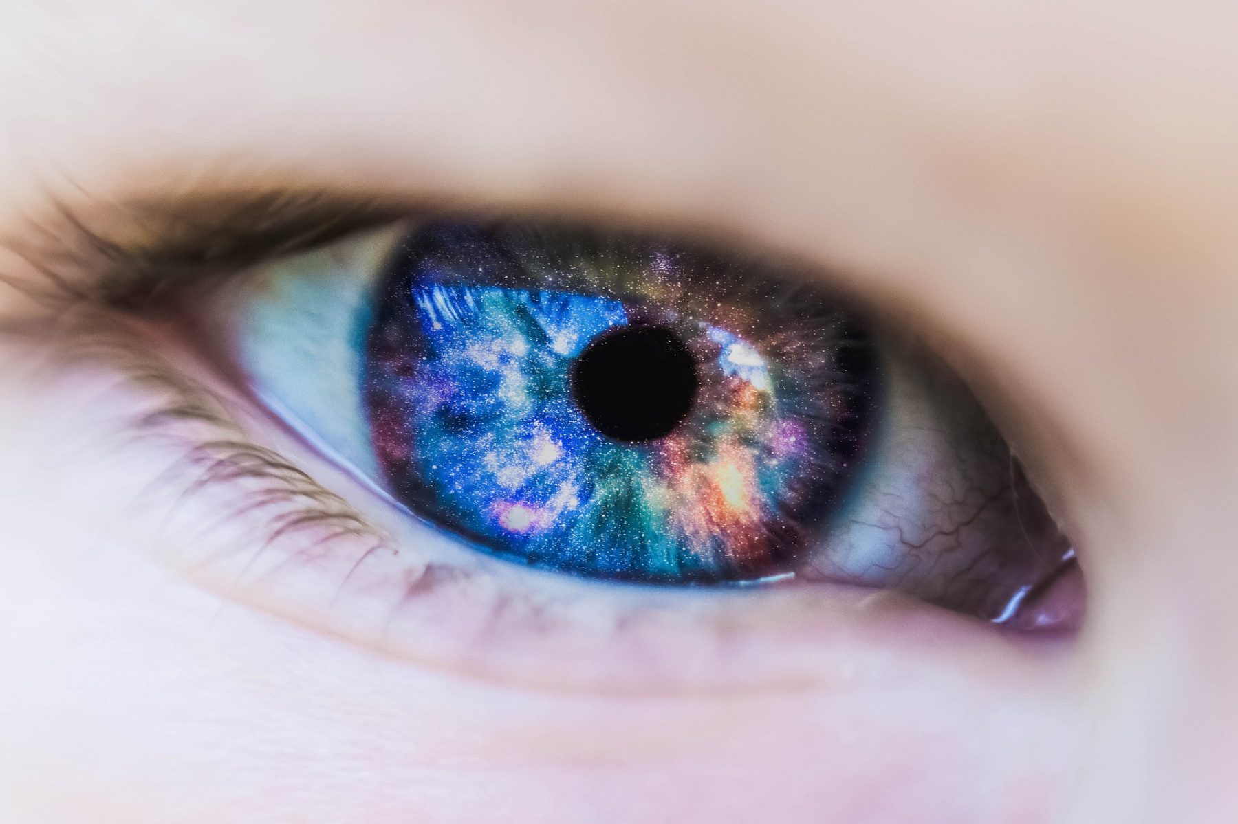 Έγχρωμοι φακοί επαφής: Φορέστε χρωματιστούς φακούς επαφής για ένα πιο σαγηνευτικό βλέμμα!