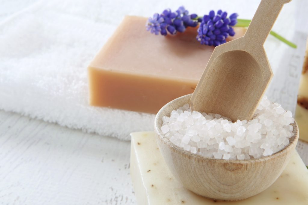 Θαλασσινό αλάτι έκζεμα: Το θαλασσινό αλάτι μπορεί να βοηθήσει στον έλεγχο του εκζέματος [vid]
