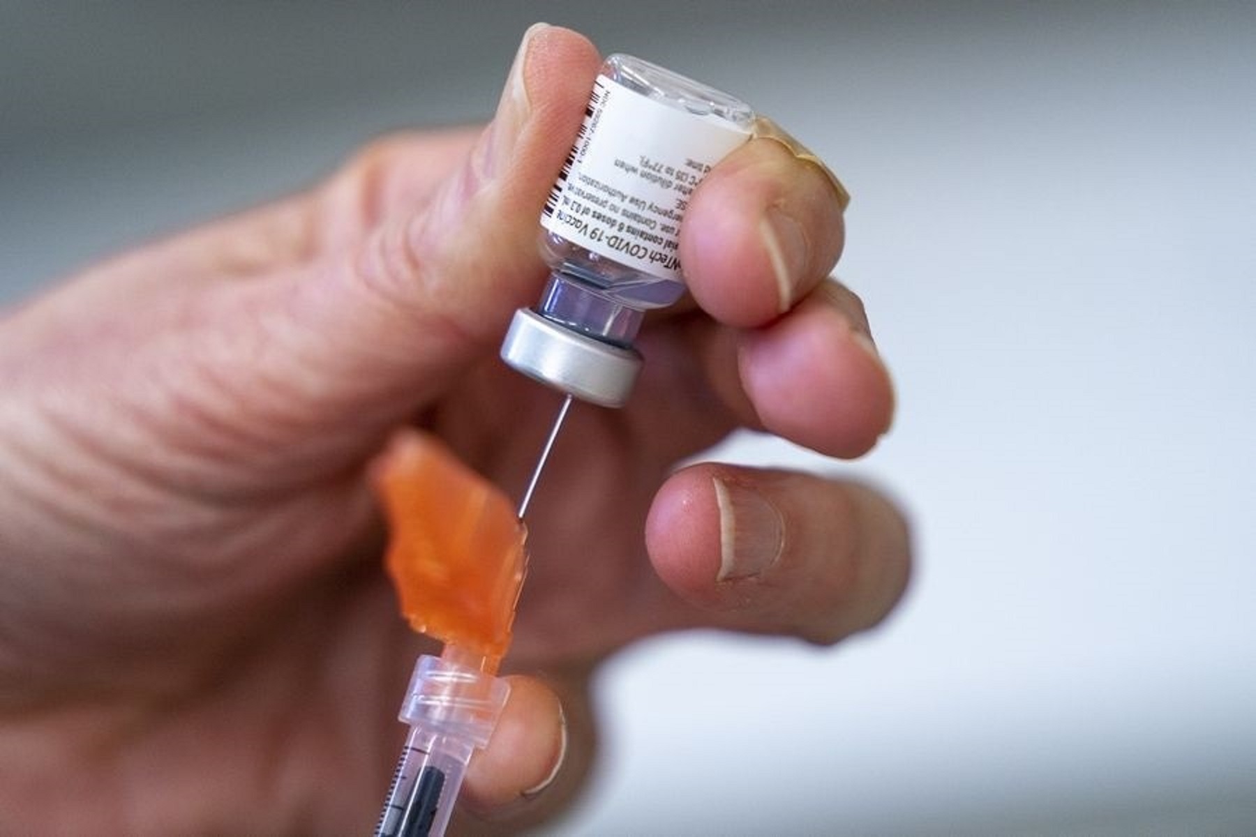 ΗΠΑ FDΑ: Ενδέχεται να εγκρίνει τη μίξη και αντιστοίχιση αναμνηστικών δόσεων εμβολίου COVID-19, αυτήν την εβδομάδα