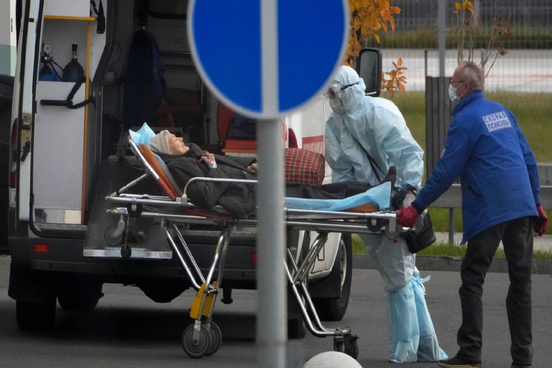 Κορωνοϊός Πανδημία: Με τους θανάτους από COVID-19 να αυξάνονται και τα νοσοκομεία να επιβαρύνονται η Ρωσία εφαρμόζει περιορισμούς