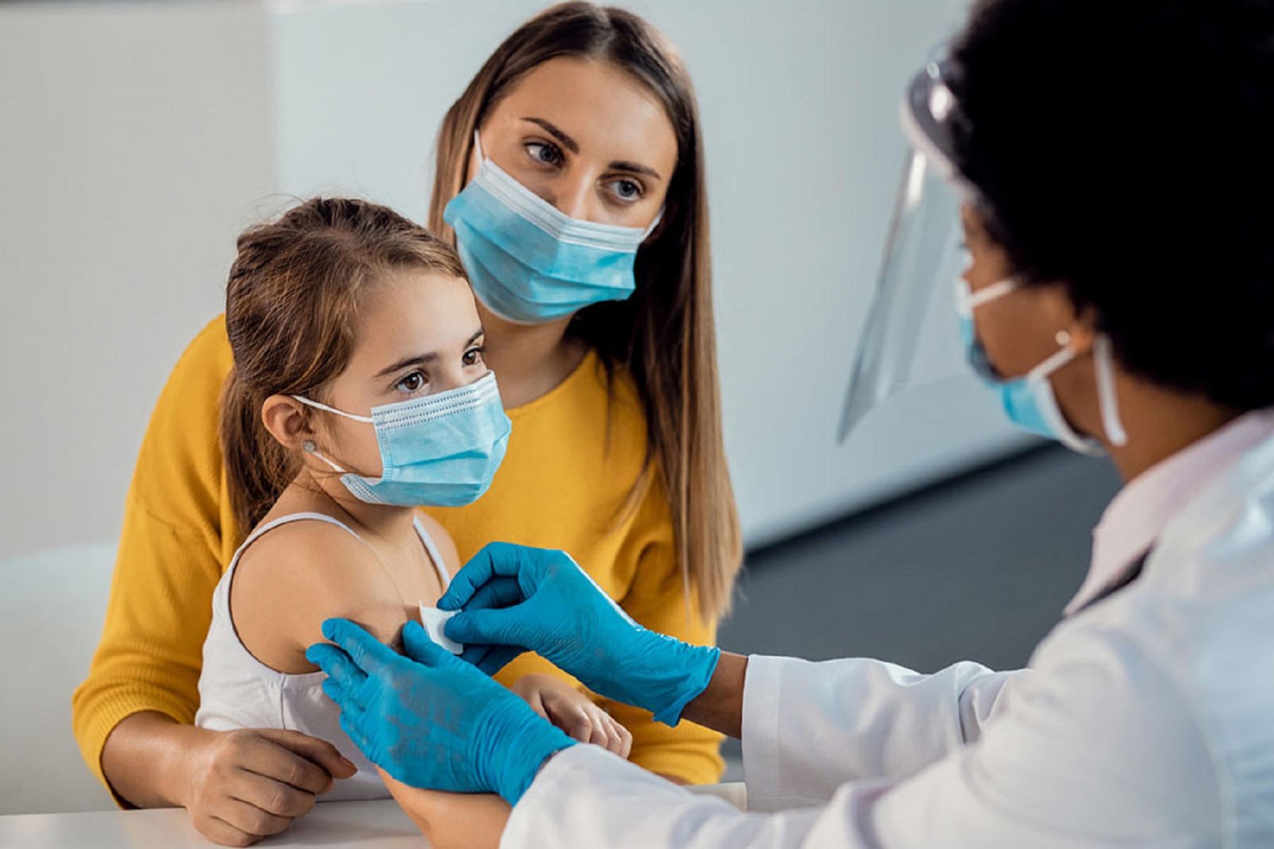 Ίδρυμα Οικογένειας Kaiser ΗΠΑ: Οι γονείς δεν θα βιαστούν να εμβολιάσουν τα μικρά παιδιά έναντι της covid-19