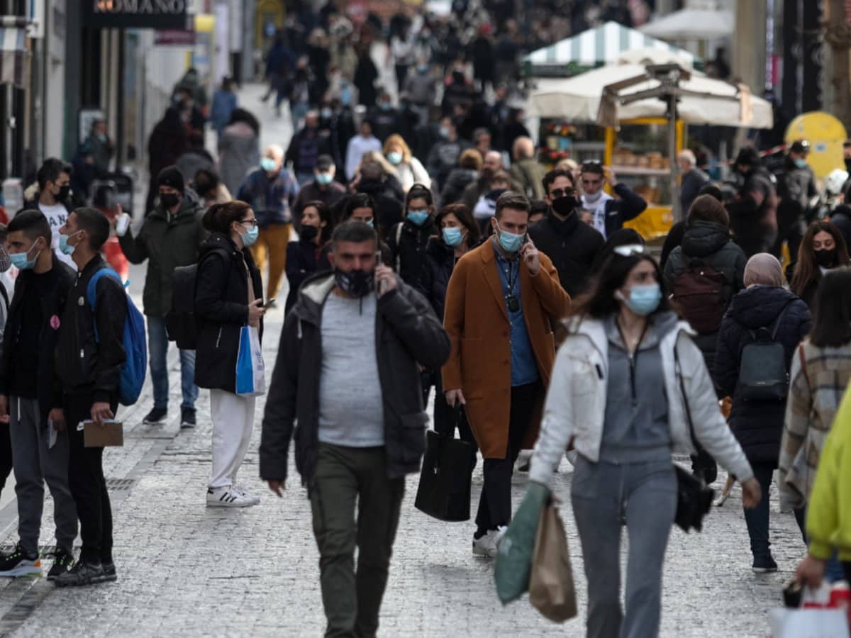 Κορωνοϊός ανεμβολίαστος: Τρεις νεκροί 30 έως 49 ετών μέσα σε 24 ώρες