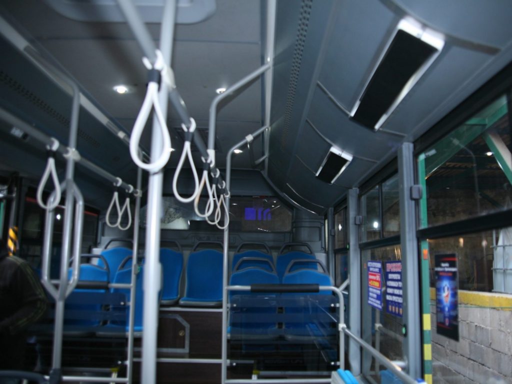 Νέες συσκευές απολύμανσης του αέρα στα λεωφορεία της δημοτικής συγκοινωνίας του Πειραιά