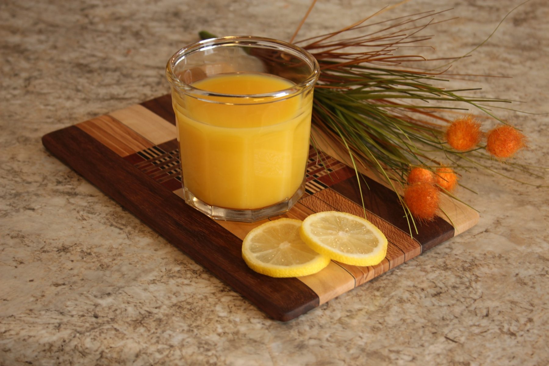 Χυμός πορτοκάλι φλεγμονή: Ο χυμός πορτοκαλιού βοηθά στην καταπολέμηση της φλεγμονής και του οξειδωτικού στρες.
