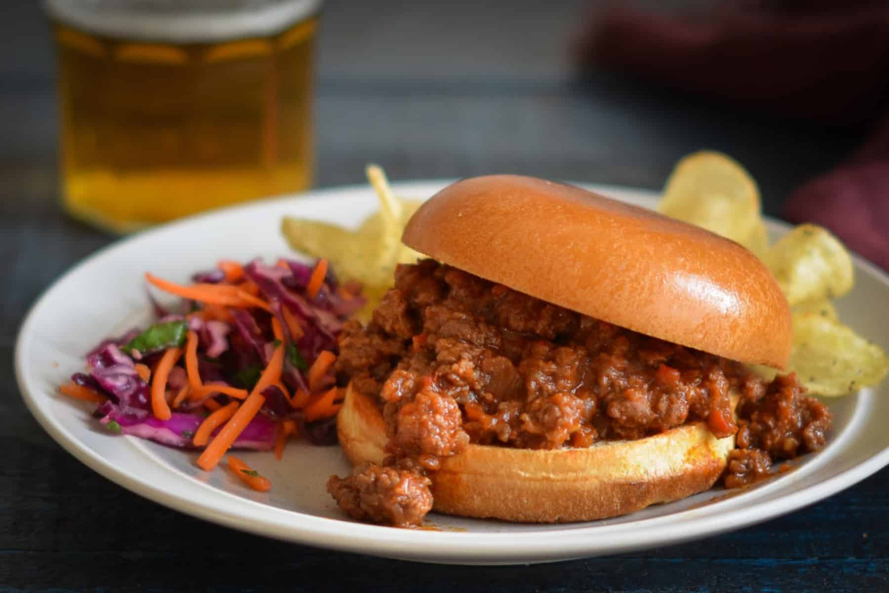 Sloppy joes: Πώς να φτιάξετε αυθεντικά σάντουιτς με μοσχαρίσιο κιμά και λαχταριστή σάλτσα