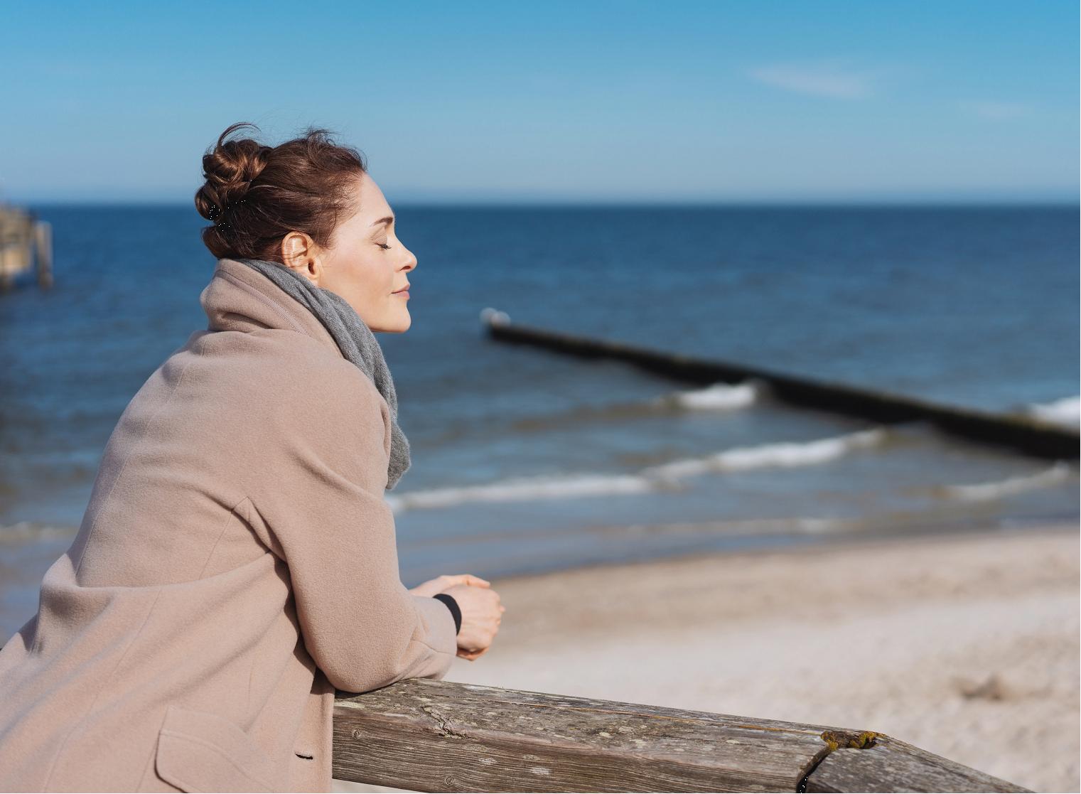Θάλασσα ως θεραπεία: 3 τρόποι που βελτιώνει την ψυχική σας υγεία [vid]