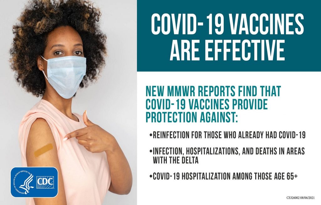 H προκαλούμενη από το εμβόλιο ανοσία είναι πιο προστατευτική από την προκαλούμενη από λοίμωξη έναντι της COVID-19, σύμφωνα με έκθεση των CDC