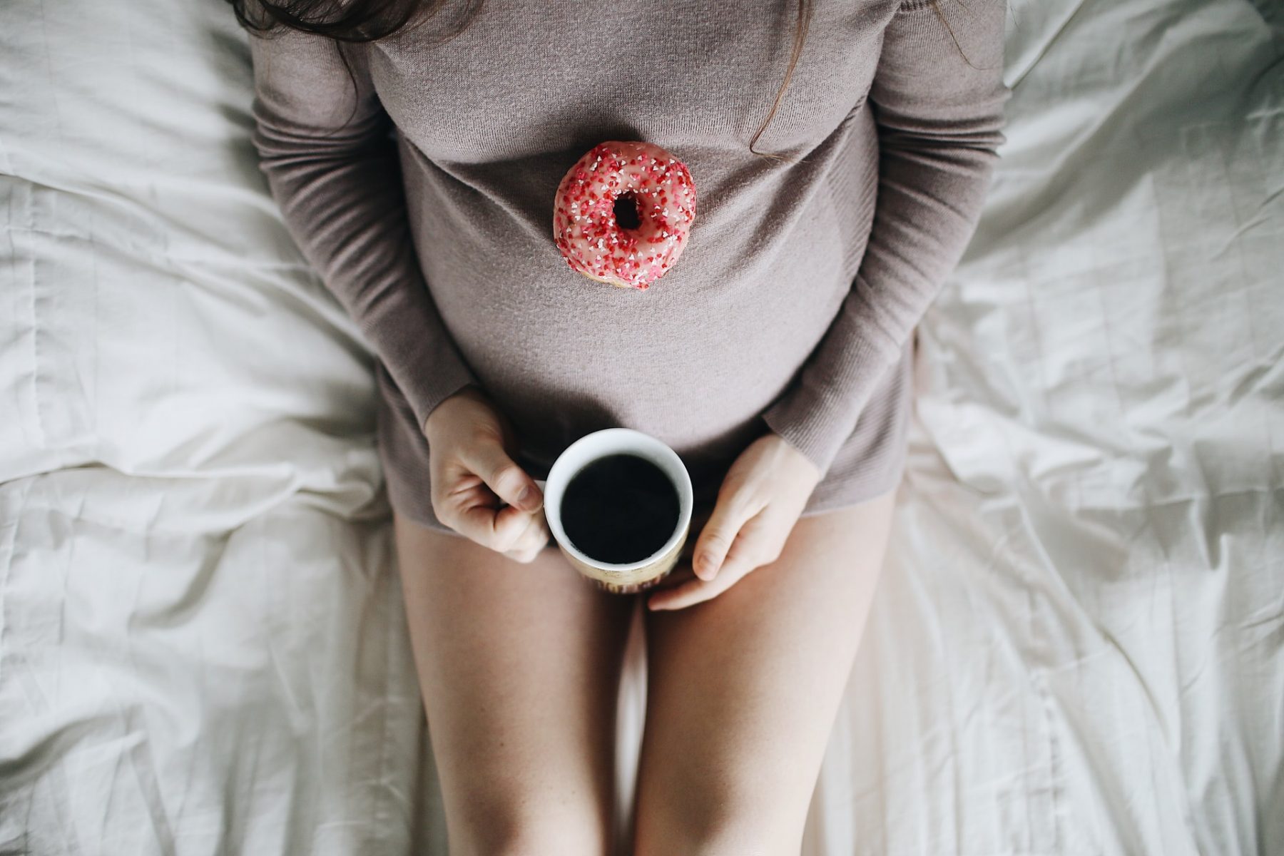 Καφές εγκυμοσύνη: Η μέτρια κατανάλωση καφέ δεν οδηγεί σε προβλήματα κατά την κύηση