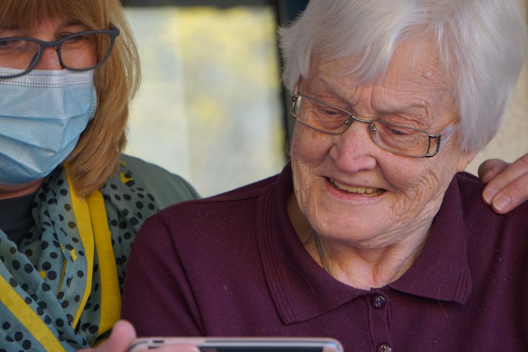 Ηλικιωμένοι τεχνολογία άνοια: Η χρήση ψηφιακών βοηθημάτων μνήμης κάνει την καθημερινότητα πιο εύκολη