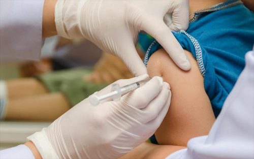 Κορωνοϊός Θεμιστοκλέους: Πάνω από 200% η αύξηση στους εμβολιασμούς