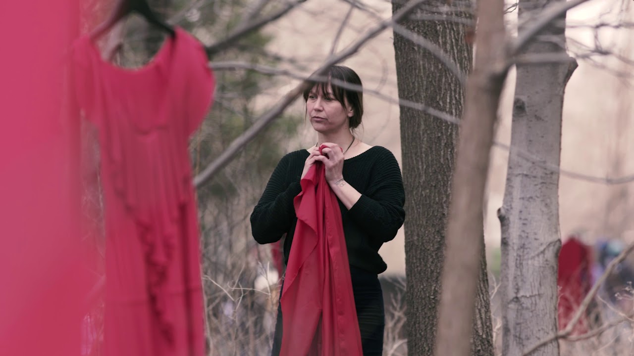 Project #REDress: Γυναίκες φορούν το Κόκκινο Φόρεμά τους εναντίον της έμφυλης βίας