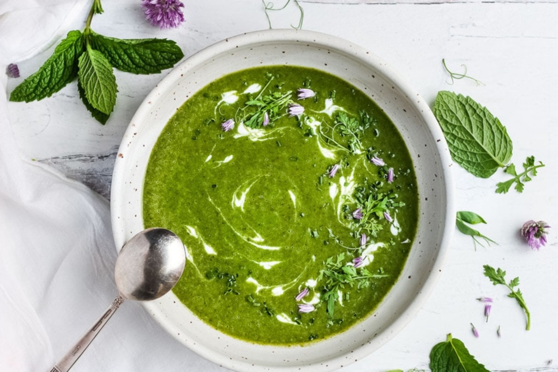 Σούπα με σπανάκι: Ένα γεύμα γεμάτο βιταμίνες και θρεπτικά συστατικά