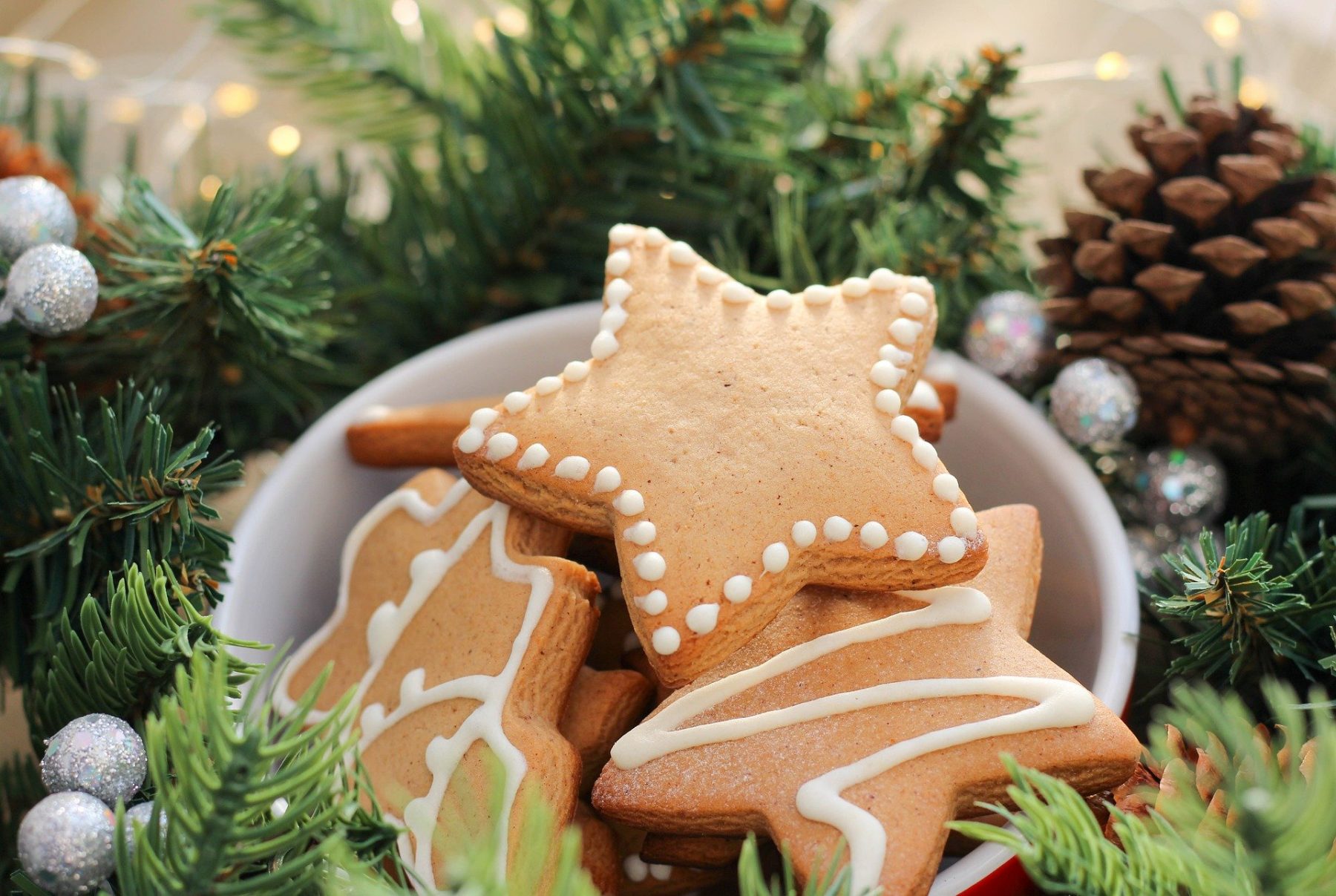 Χριστουγεννιάτικα μπισκότα: Ετοιμάζουμε sugar-free μπισκοτάκια με μπανάνα για τα Χριστούγεννα