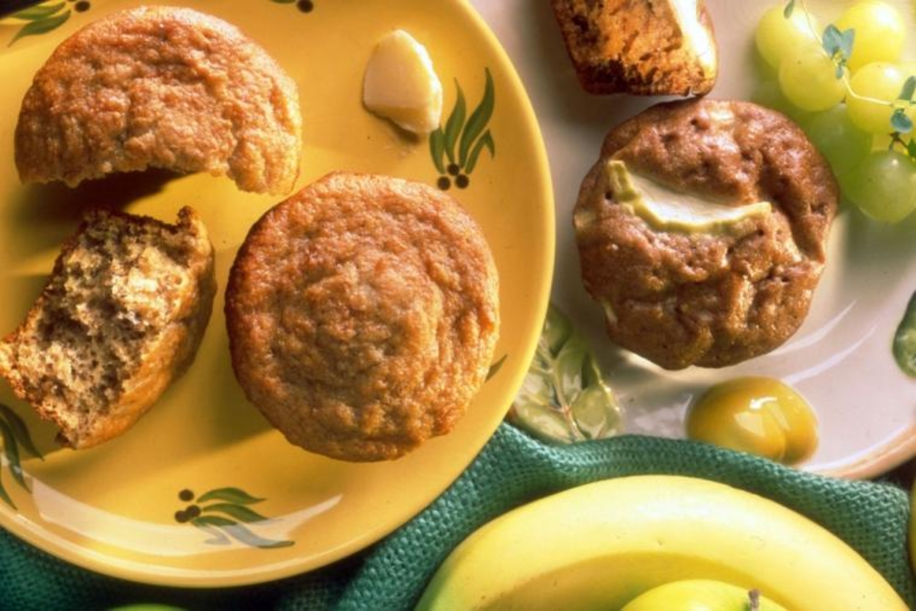 Banana Muffins: Ετοιμάστε φρουτένια μάφιν με μπανάνα και γεμίστε το σπίτι χαμόγελα