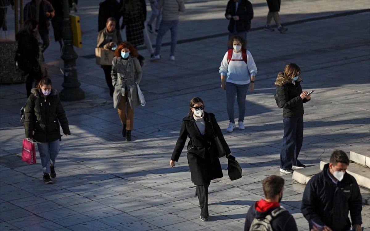 Μετάλλαξη Όμικρον: Συναγερμός για τη μετάλλαξη Όμικρον ενόψει Χριστουγέννων