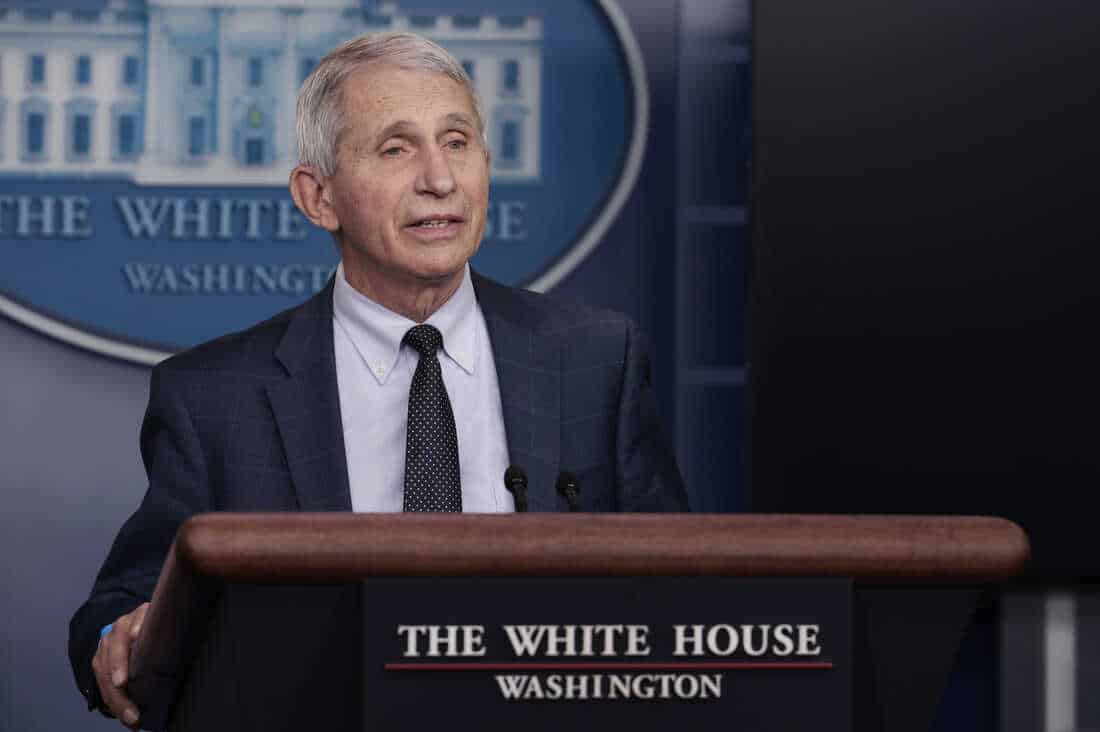 ΗΠΑ Fauci: Λέει ότι το εμβόλιο Omicron θα ήταν «συνετό» ενώ δεν πιστεύει ότι η COVID-19 θα εξαλειφθεί