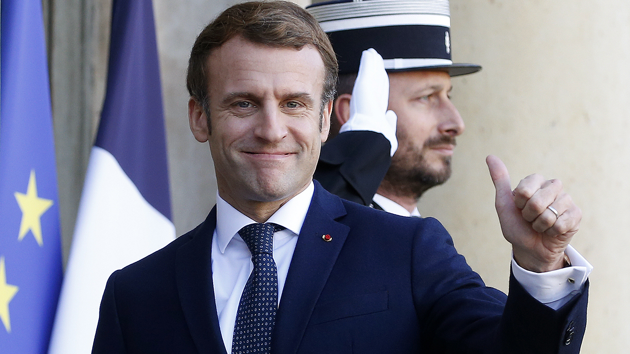 Εμανουέλ Μακρόν: Η επιθυμία του Γάλλου προέδρου να «εκνευρίσει» τα μη εμβολιασμένα άτομα προκαλεί οργή