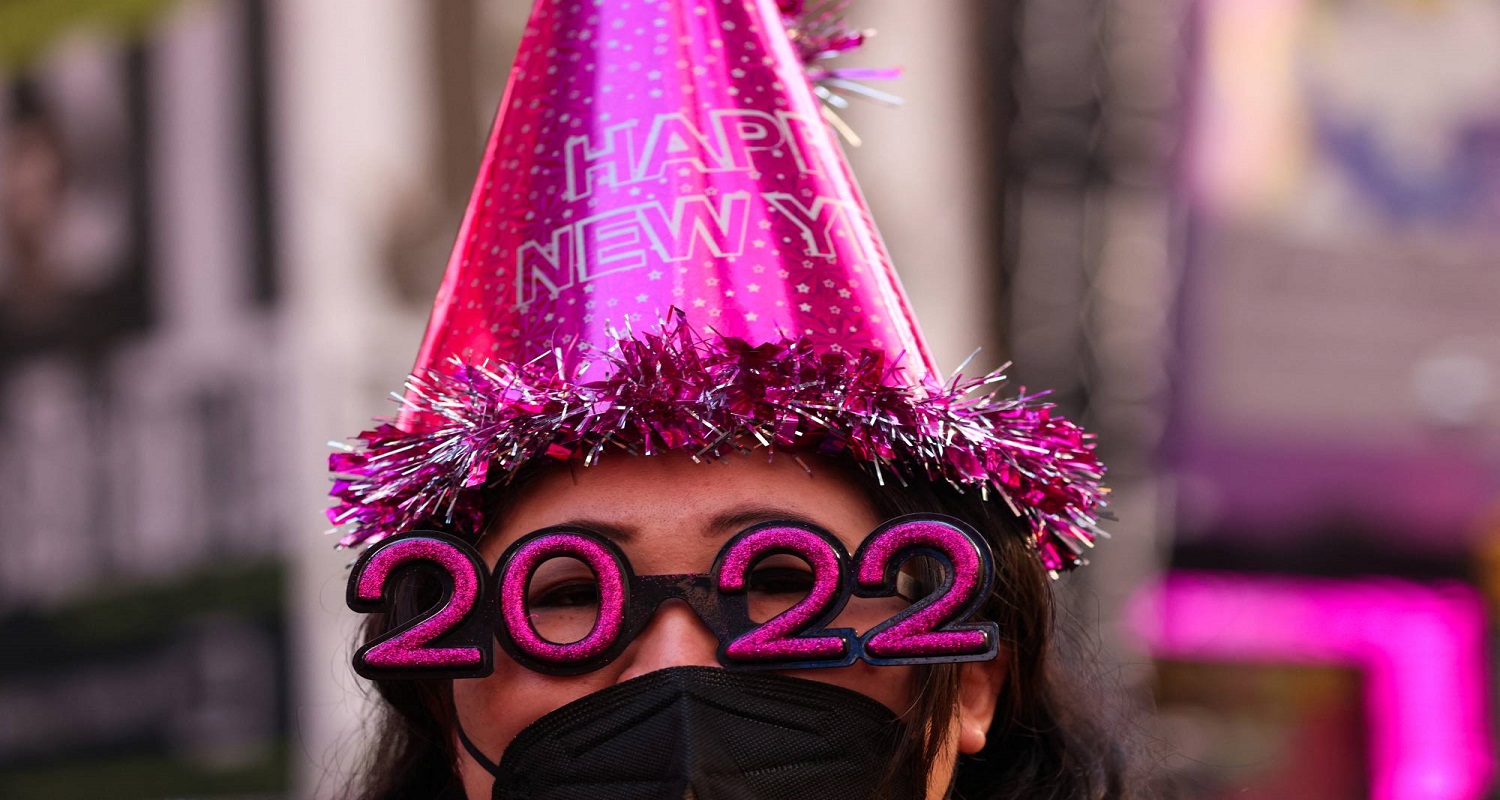 Γιορτάζουμε το 2022 την εποχή της Όμικρον: Το κύμα ανησυχίας για την παραλλαγή οδήγησε σε ακυρώσεις