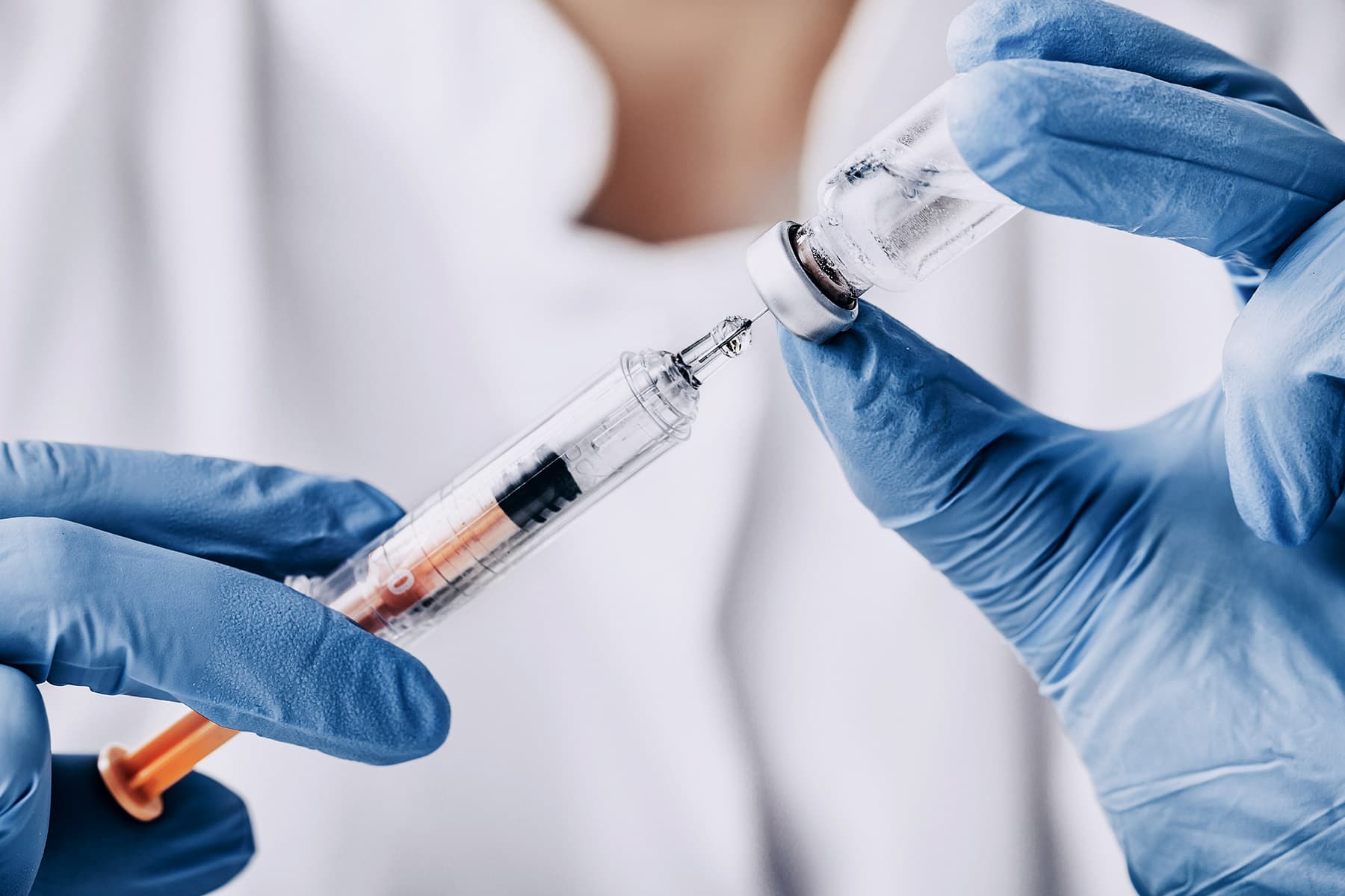 Εμβόλια Covid: Η αποτελεσματικότητα μειώνεται μετά από 6 μήνες χωρίς ενισχυτική δόση