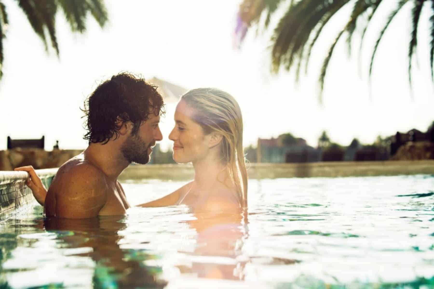 Sexcation: Πώς μπορεί να σας βοηθήσει να αναθερμάνετε την σχέση σας;