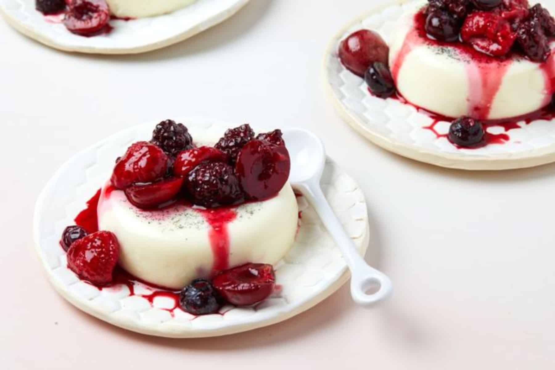 Panna cotta γλυκό: Φτιάχνουμε Panna cotta και τρελαίνουμε τους καλεσμένους μας