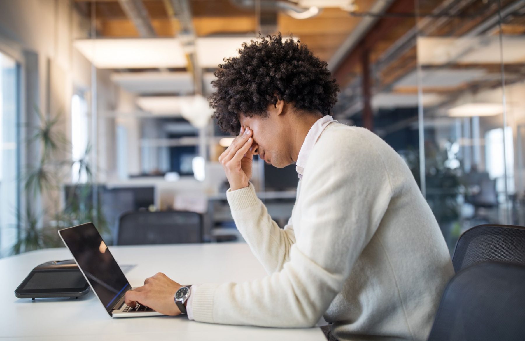 Εργασιακό άγχος: Απομακρύνετε τις αρνητικές ειδήσεις που σας προκαλούν στρες