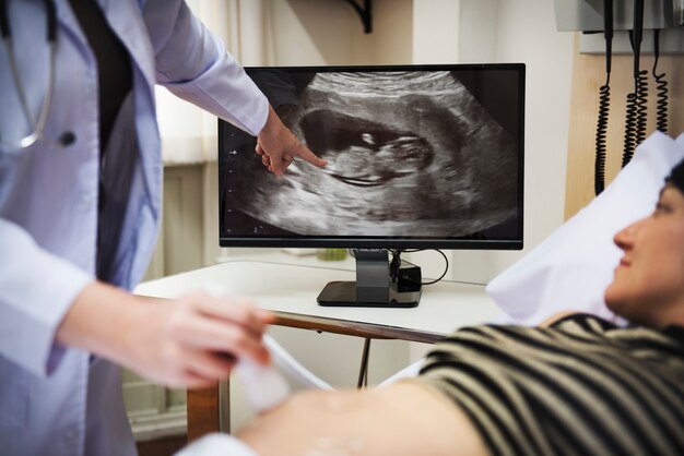 CDC: Το ποσοστό μητρικής θνησιμότητας αυξήθηκε σχεδόν κατά 20% το 2020 στις ΗΠΑ