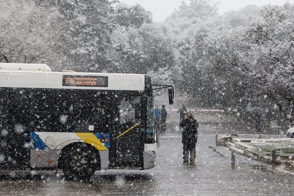 Καιρός αύριο: Χιονοπτώσεις και χαμηλές θερμοκρασίες για δεύτερη μέρα