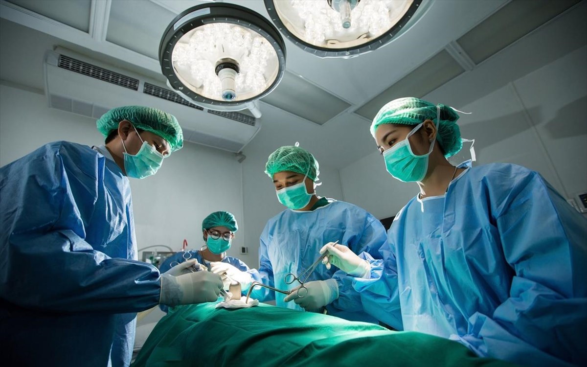 Υπουργείο Υγείας: Επιχειρεί να θέσει σε εφαρμογή νόμο του 2002 για τη λειτουργία απογευματινών χειρουργείων