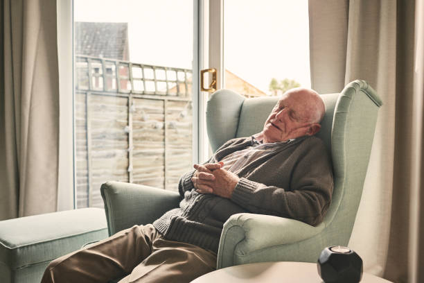 Αλτσχάιμερ: Ο μεσημεριανός ύπνος μπορεί να είναι προάγγελος της νόσου σε ηλικιωμένους