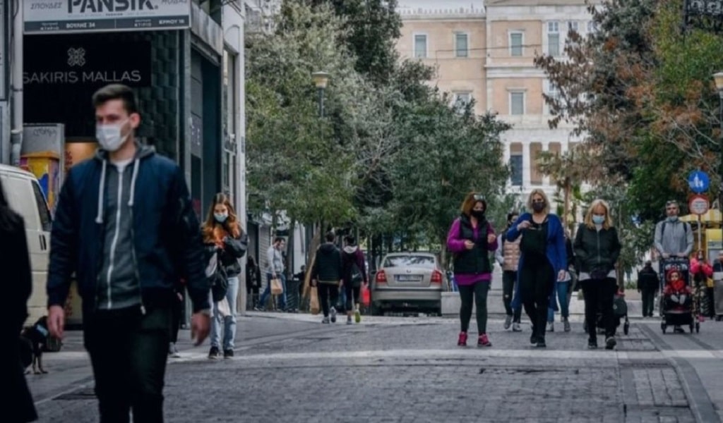 Αποφασισμένη να προχωρήσει στη χαλάρωση των μέτρων εμφανίζεται η κυβέρνηση, παρά την νέα χθεσινή έκρηξη κρουσμάτων αλλά και νεκρών