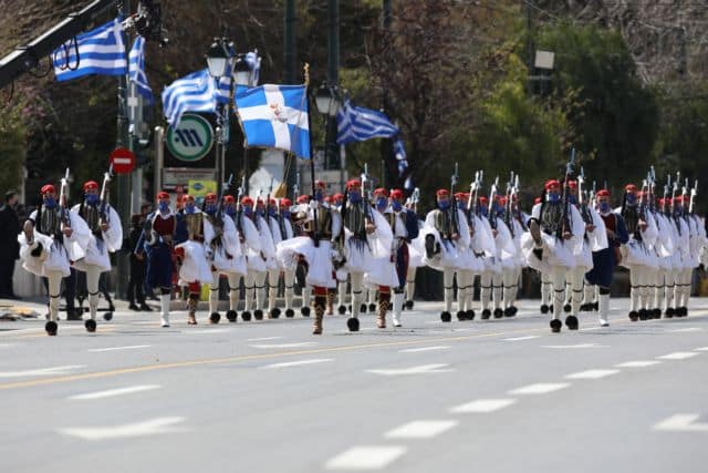 Υπουργείο Υγείας: Μέτρα προστασίας στις παρελάσεις της 25ης Μαρτίου