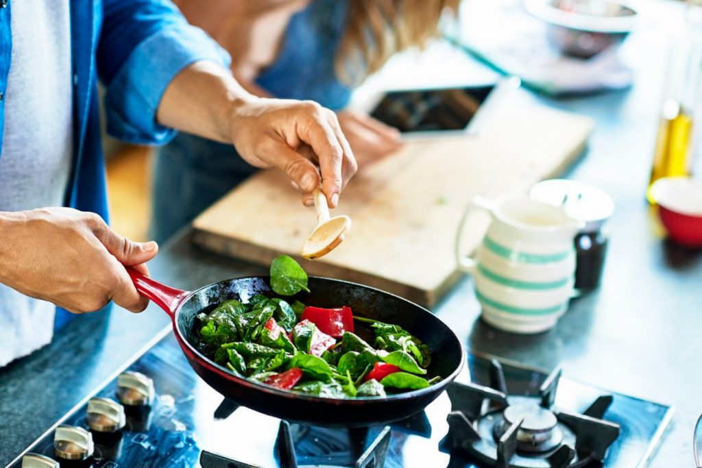 5 συμβουλές για να βελτιώσετε τις μαγειρικές σας δεξιότητες για μια υγιεινή διατροφή