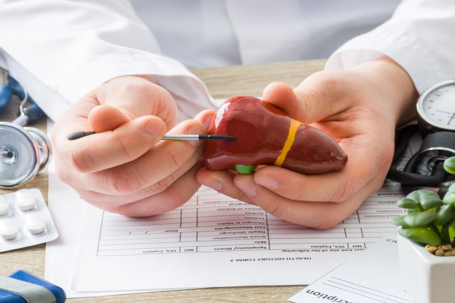 Ήπαρ καρδιά: 1 στους 4 ενήλικες έχει ηπατική διαταραχή που συνδέεται με υψηλότερο κίνδυνο καρδιακής νόσου
