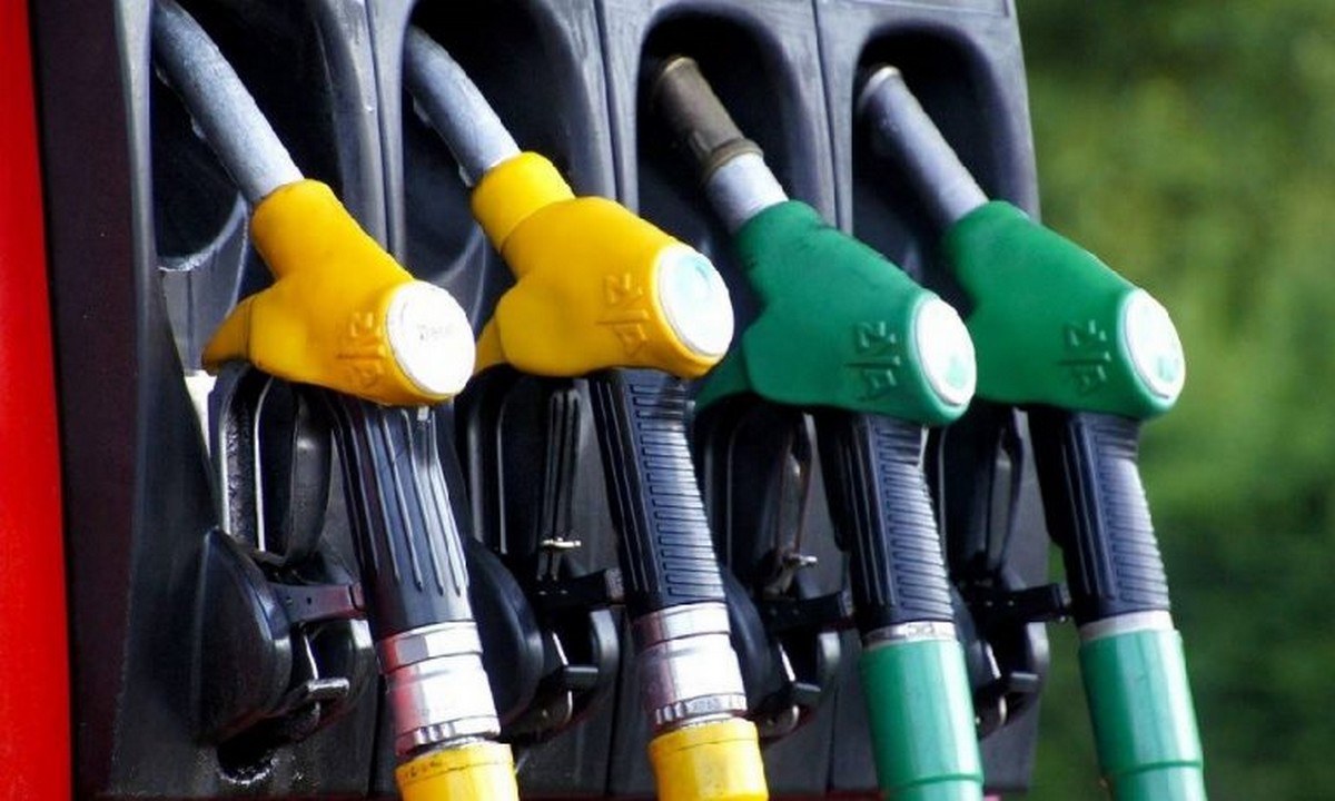 Επίδομα βενζίνης: Πάνω από 100.000 αιτήσεις σε λίγες ώρες – Ποιοι αιτούνται αύριο