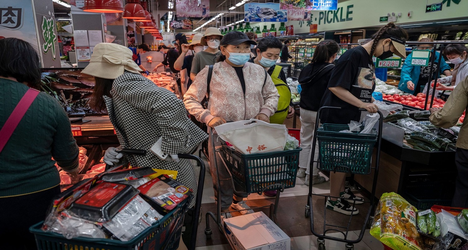 Πανδημία Κίνα: Αγορά πανικού στα καταστήματα του Πεκίνου εν μέσω φόβων για lockdown λόγω covid