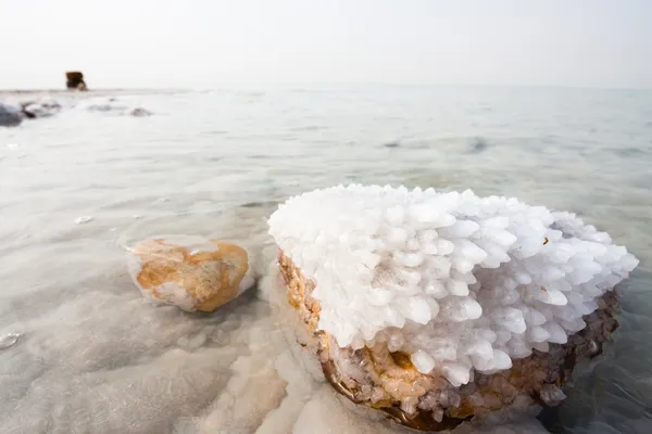 Aλάτι της Νεκράς Θάλασσας: Σε ποιες δερματικές παθήσεις βοηθά