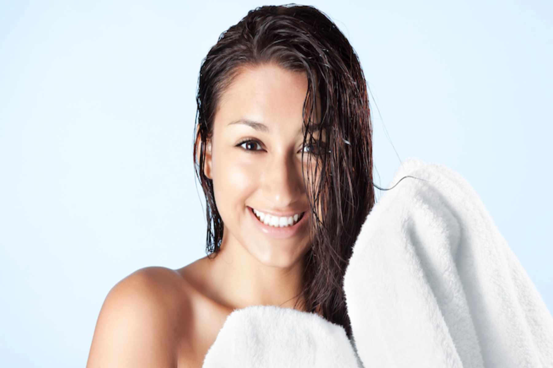 Θαλασσινό αλάτι: 2 DIY scrubs για να μακρύνετε τα μαλλιά σας [vid]
