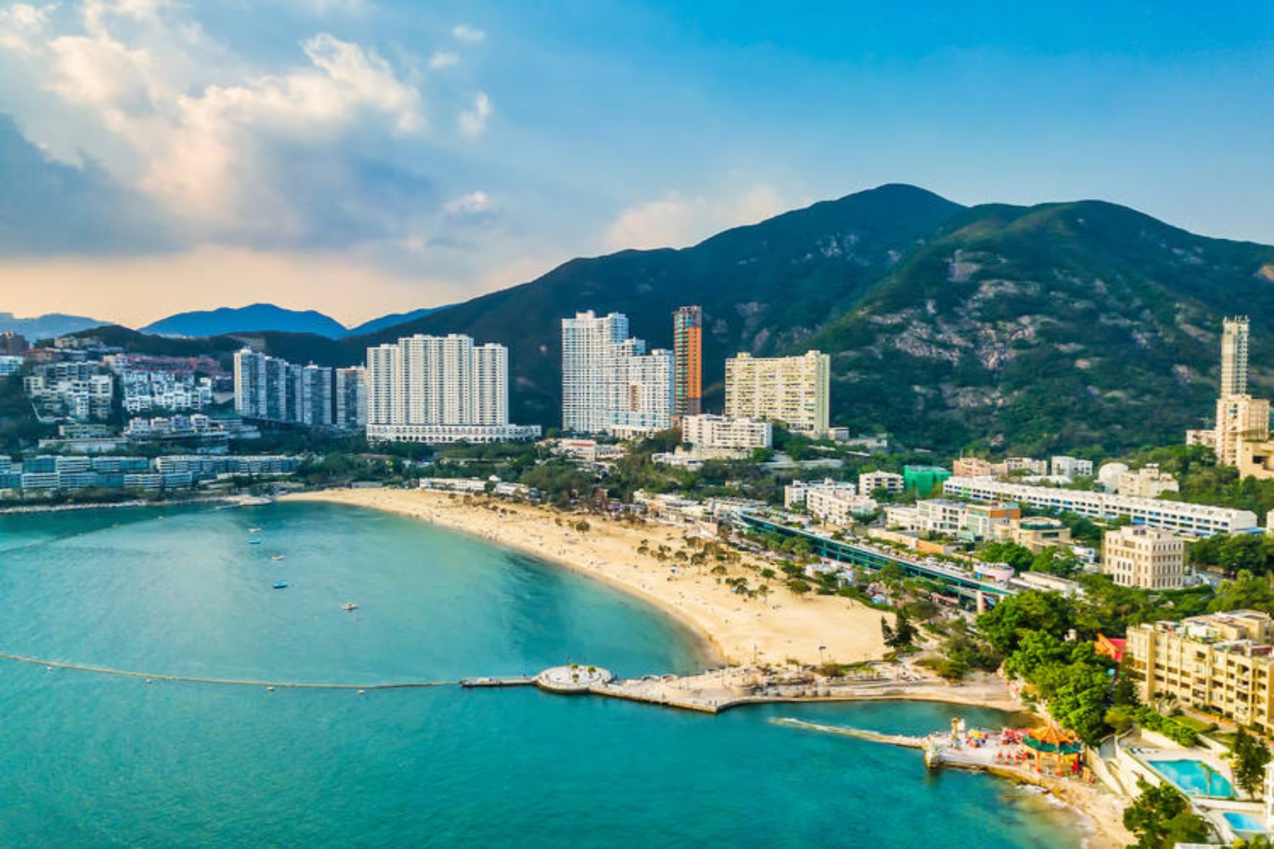 Ασία Covid: Το Χονγκ Κονγκ ανοίγει ξανά τις παραλίες, το Πεκίνο χαλαρώνει την καραντίνα