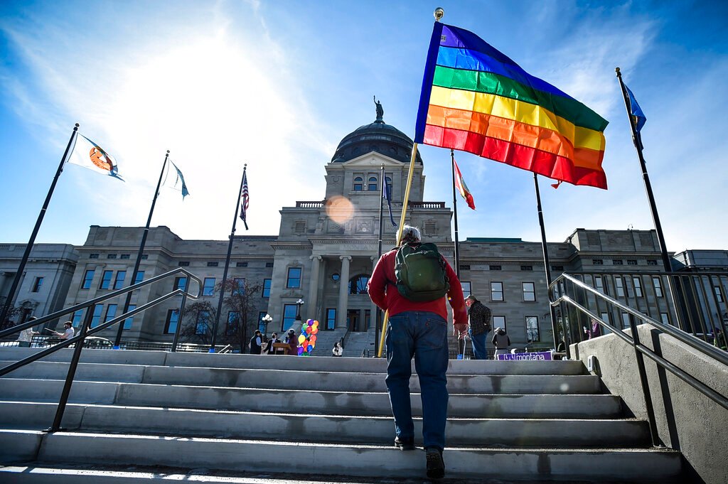 ΗΠΑ Καλιφόρνια: Πρώτη παγκόσμια συγκέντρωση για τα μέλη της κοινότητας ΛΟΑΤΚΙ από τότε που ο κόσμος έκλεισε λόγω Covid