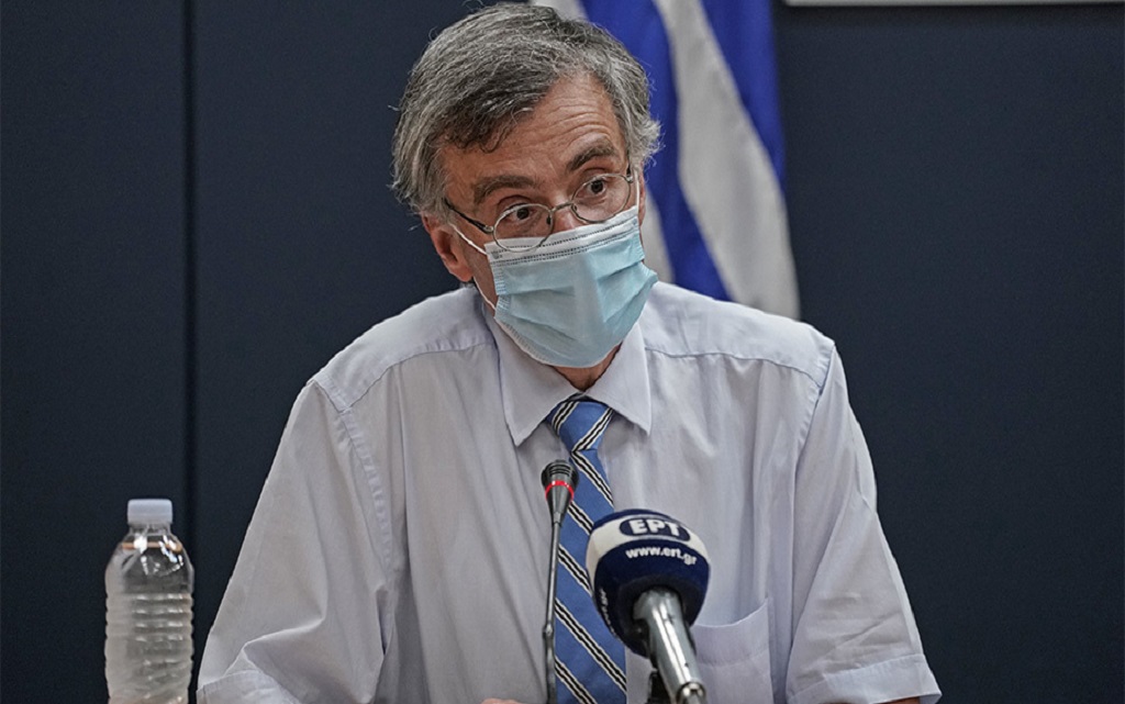 21ο Πανελλήνιο Συνέδριο Λοιμώξεων: Η μάσκα θα παραμείνει στα νοσοκομεία, στα φαρμακεία, στα ιατρεία, λέει ο καθηγητής Σωτήρης Τσιόδρας