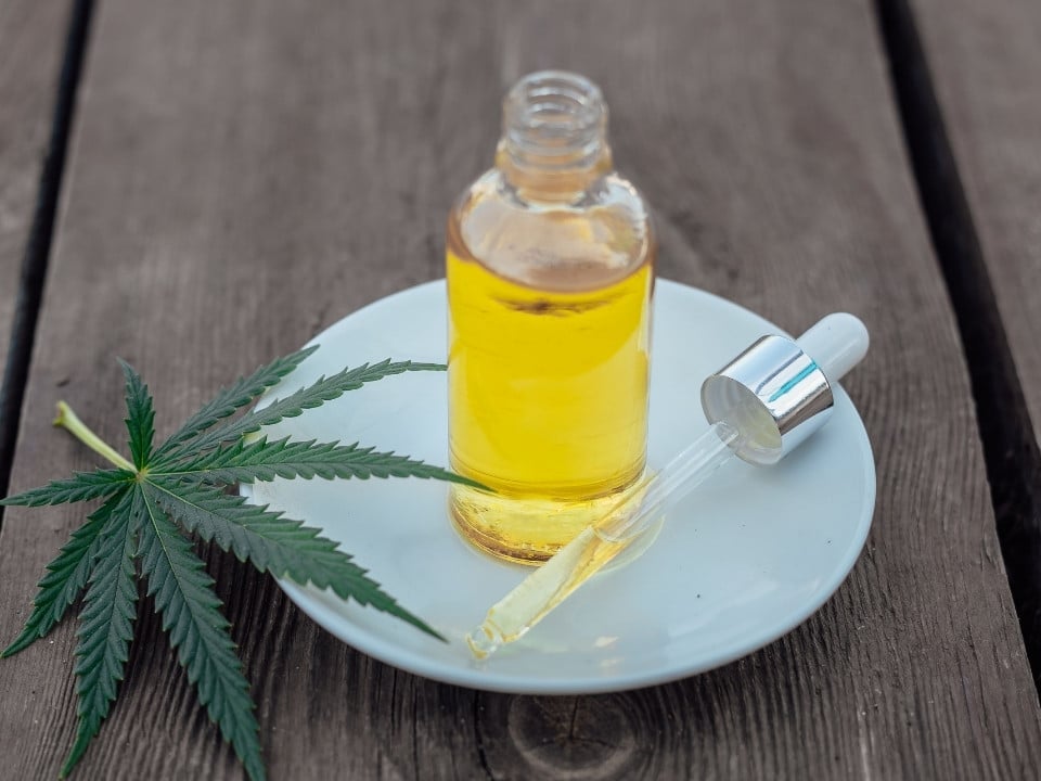 CBD: Και η σεξουαλική υγεία μεταξύ των οφελών της