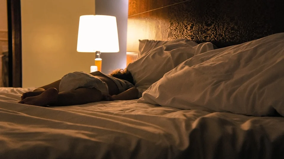 Νυχτερινό φως στον ύπνο: Βλάπτει την υγεία σας, λέει νέα μελέτη